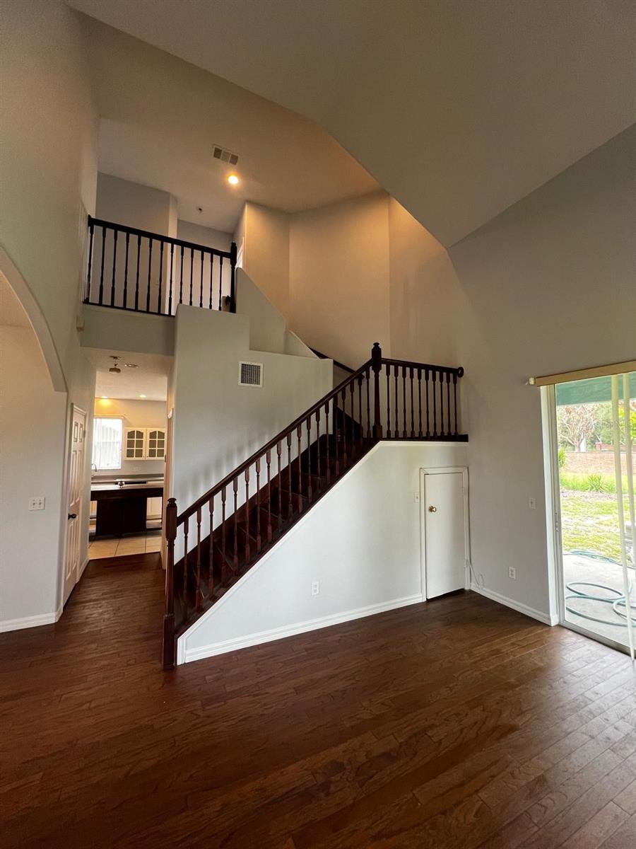 1666 Cambridge Village Court, FL