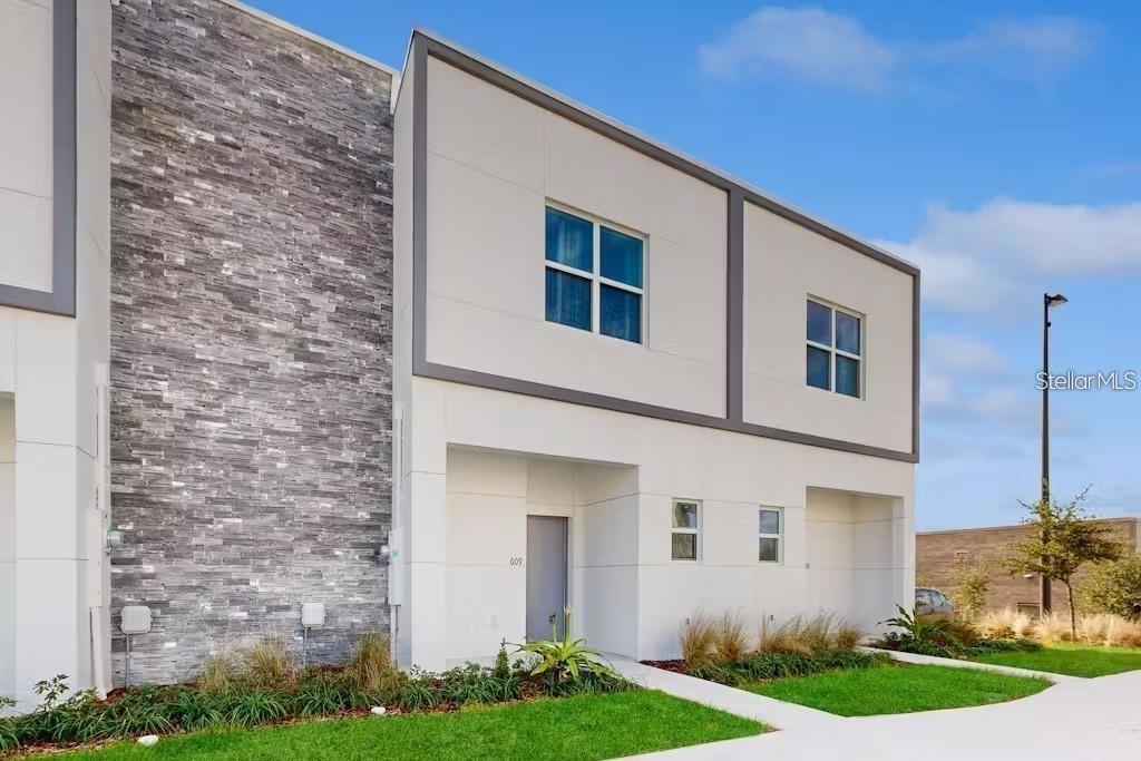 609 Trikomo Drive, FL