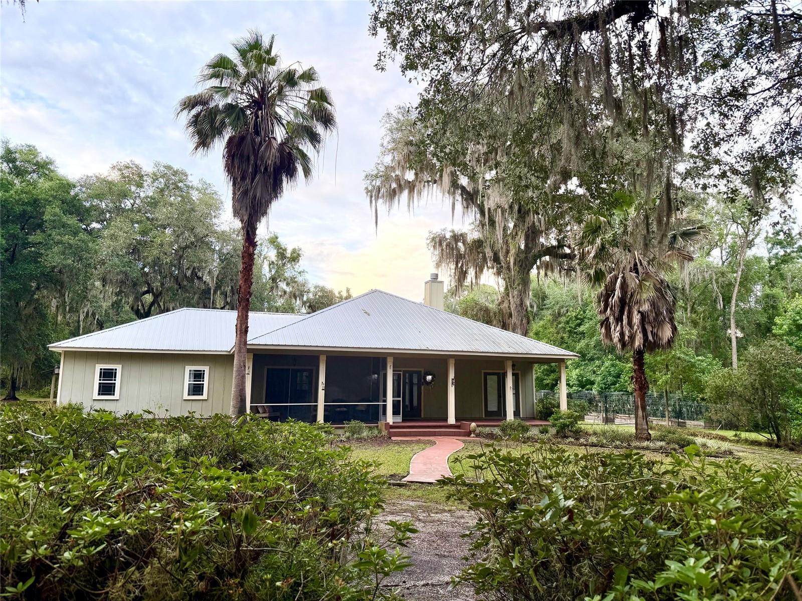 1043 County Road 21b, FL