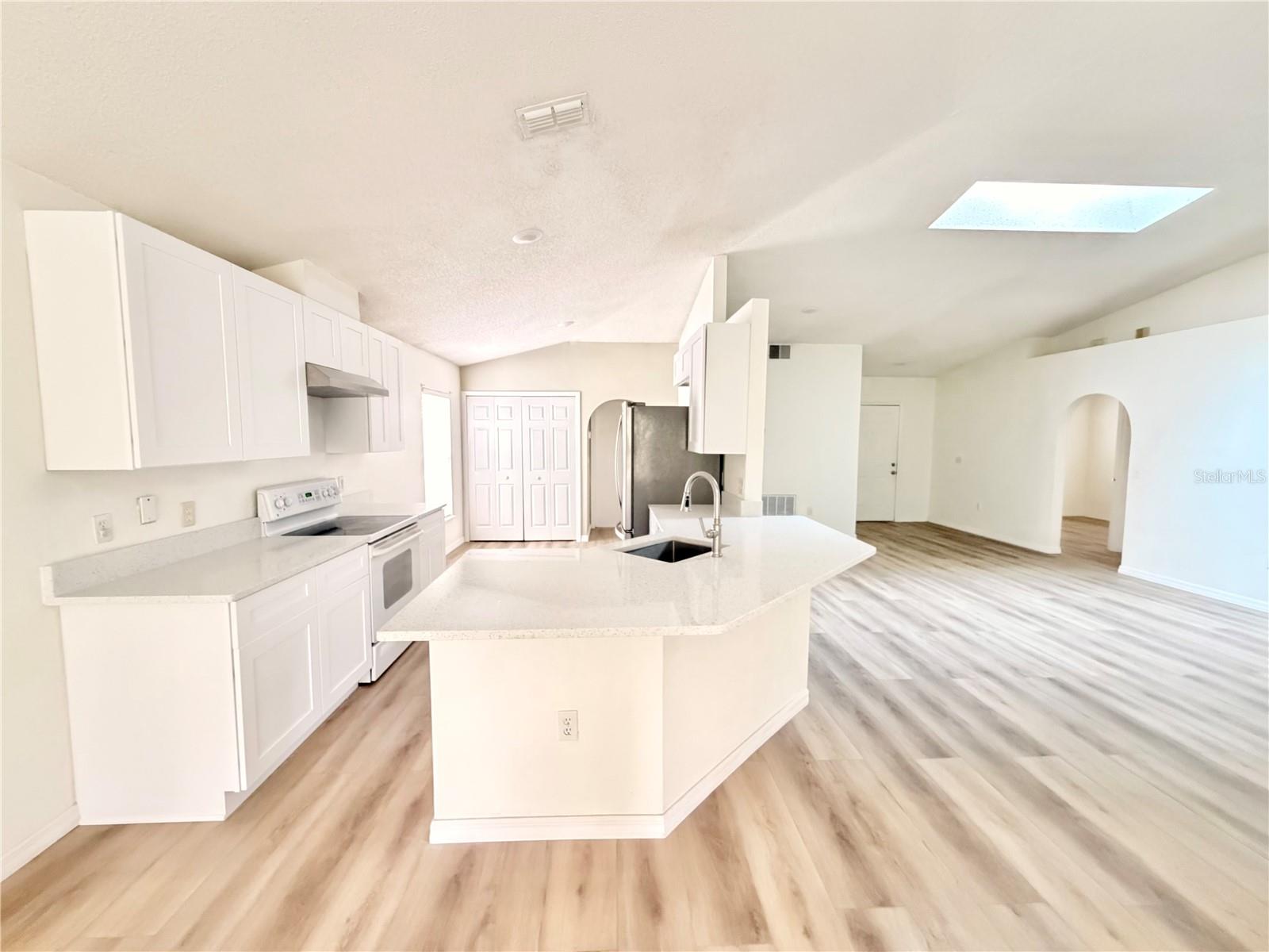 426 Woodbury Pines Circle, FL