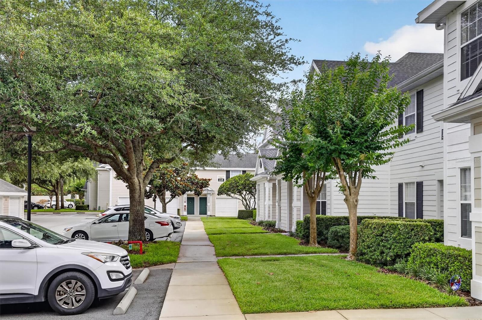 1300 Eastern Pecan Place, FL