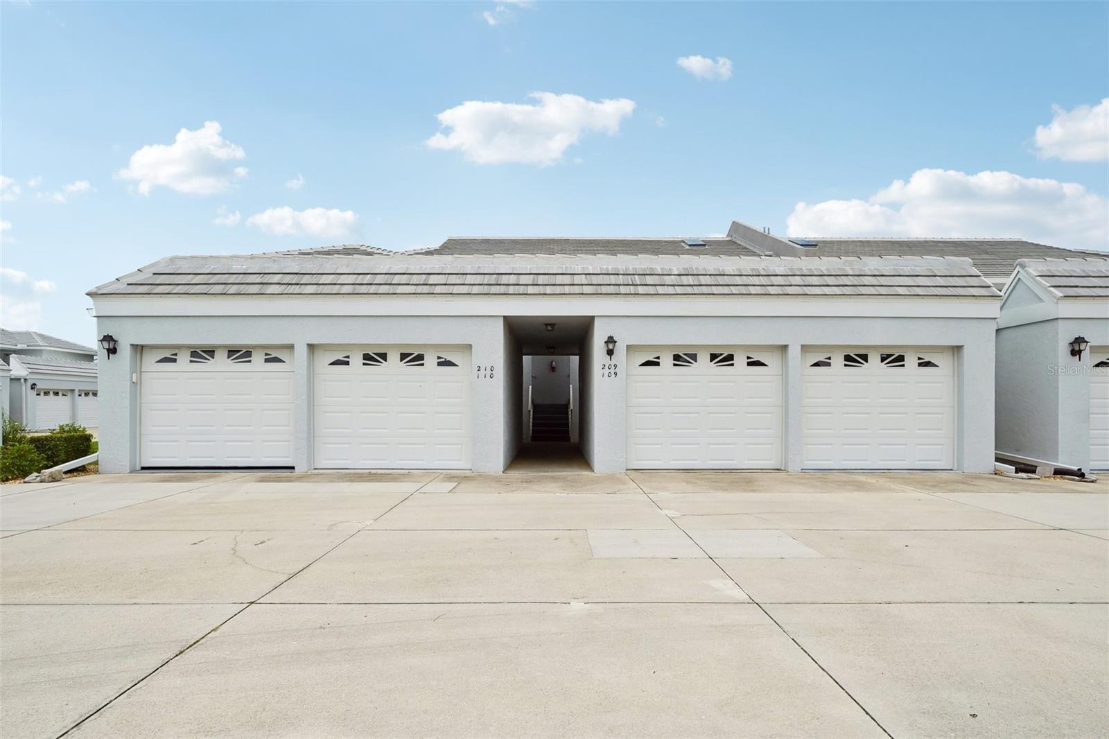 1041 Capri Isles Boulevard, FL