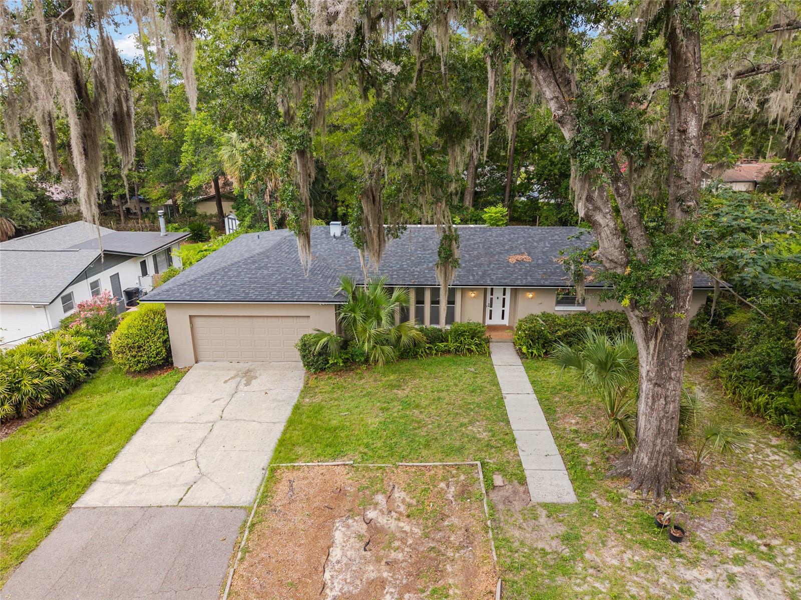 930 37th Terrace, FL