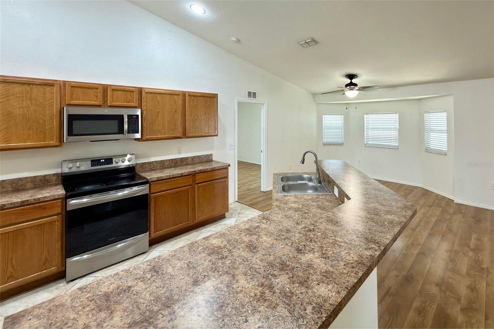 198 8th Street, FL