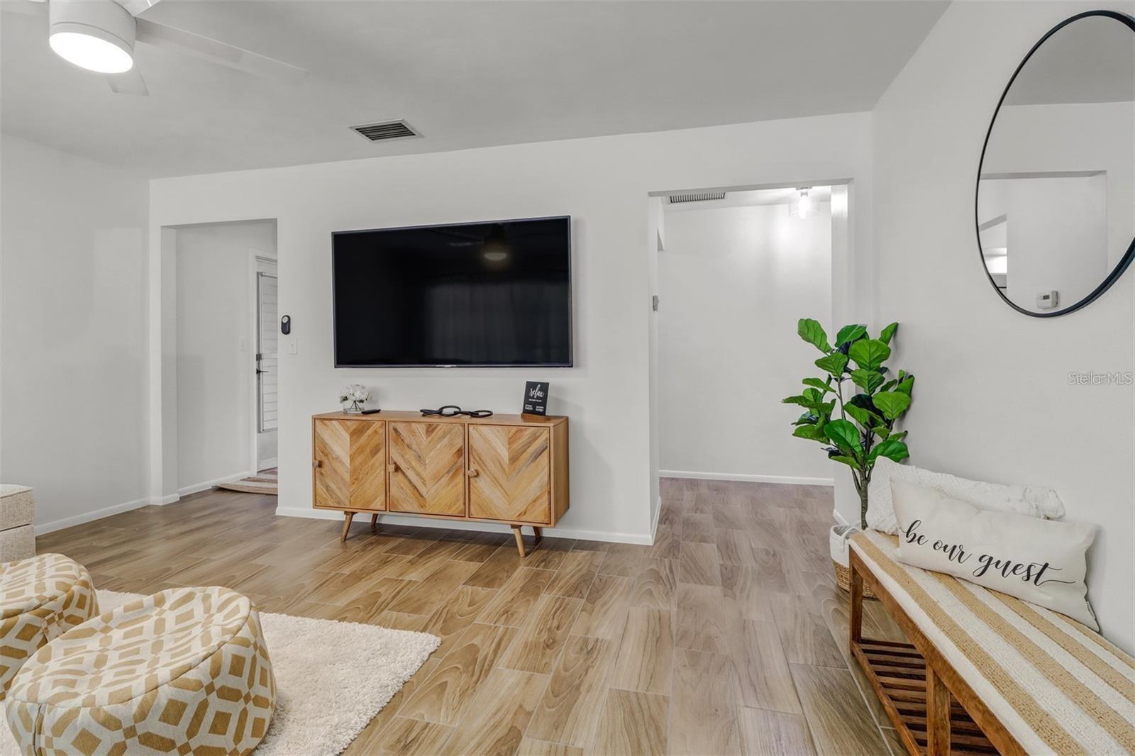 4711 Forest Glen Drive, FL