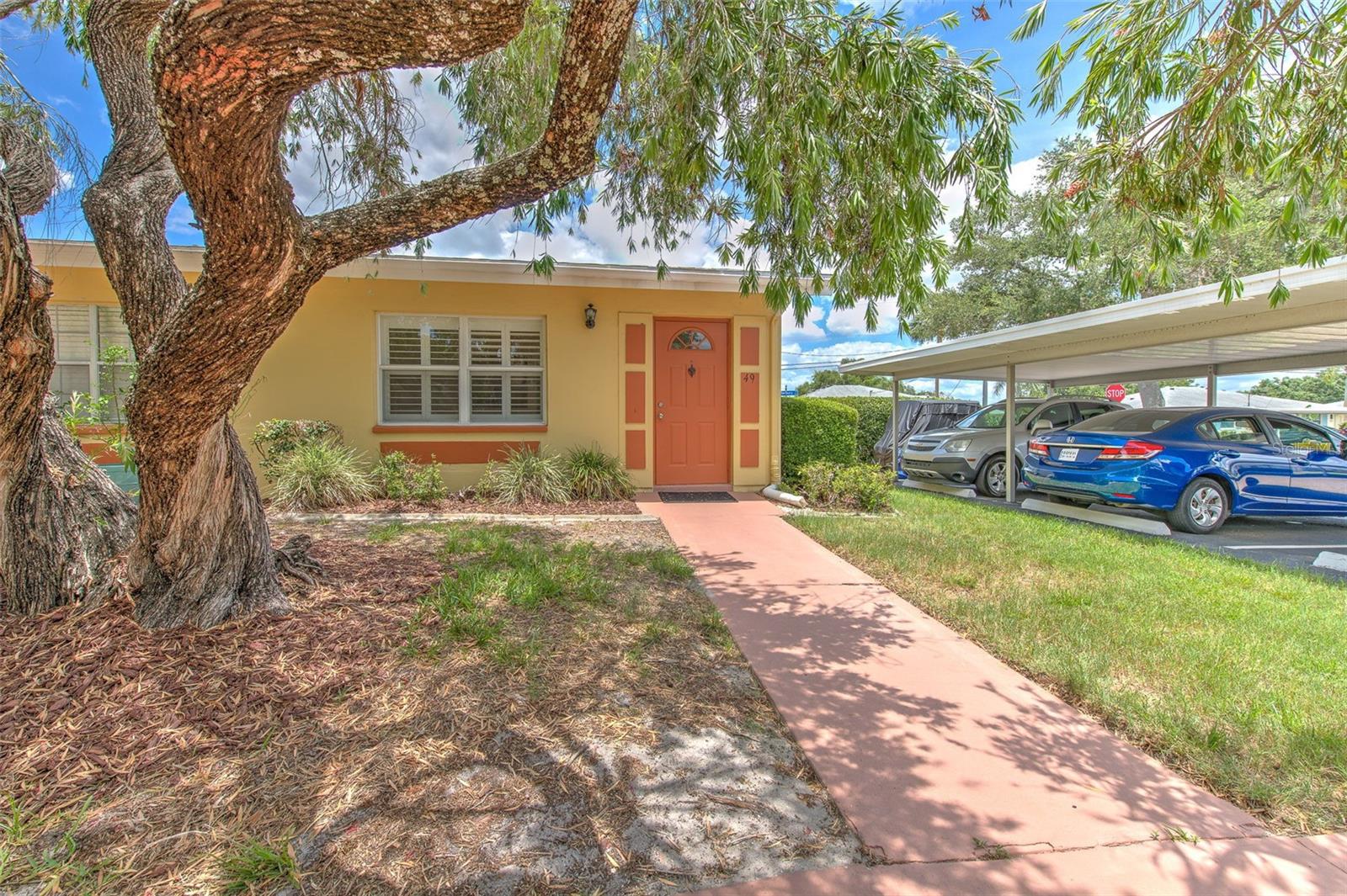 401 Dorchester Place, FL