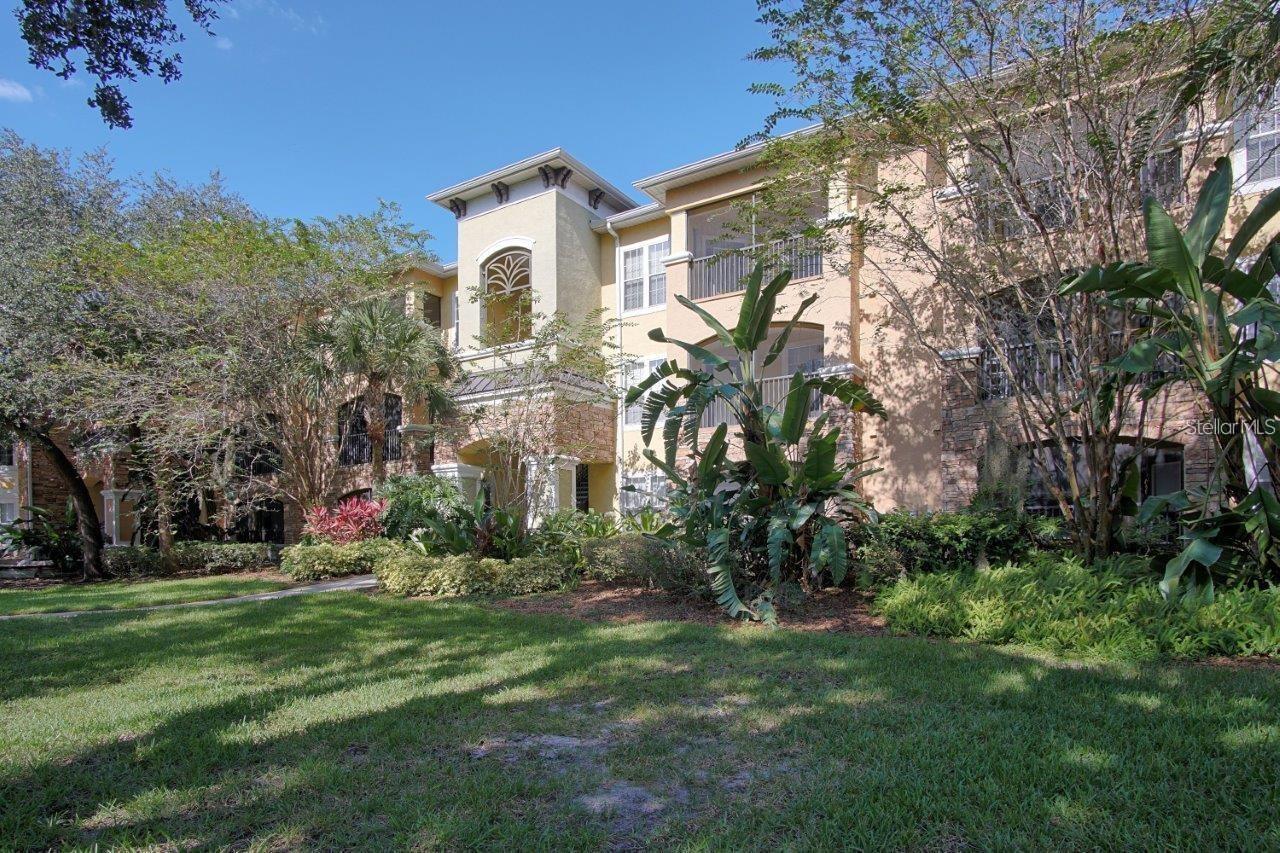 10019 Courtney Palms Boulevard, FL