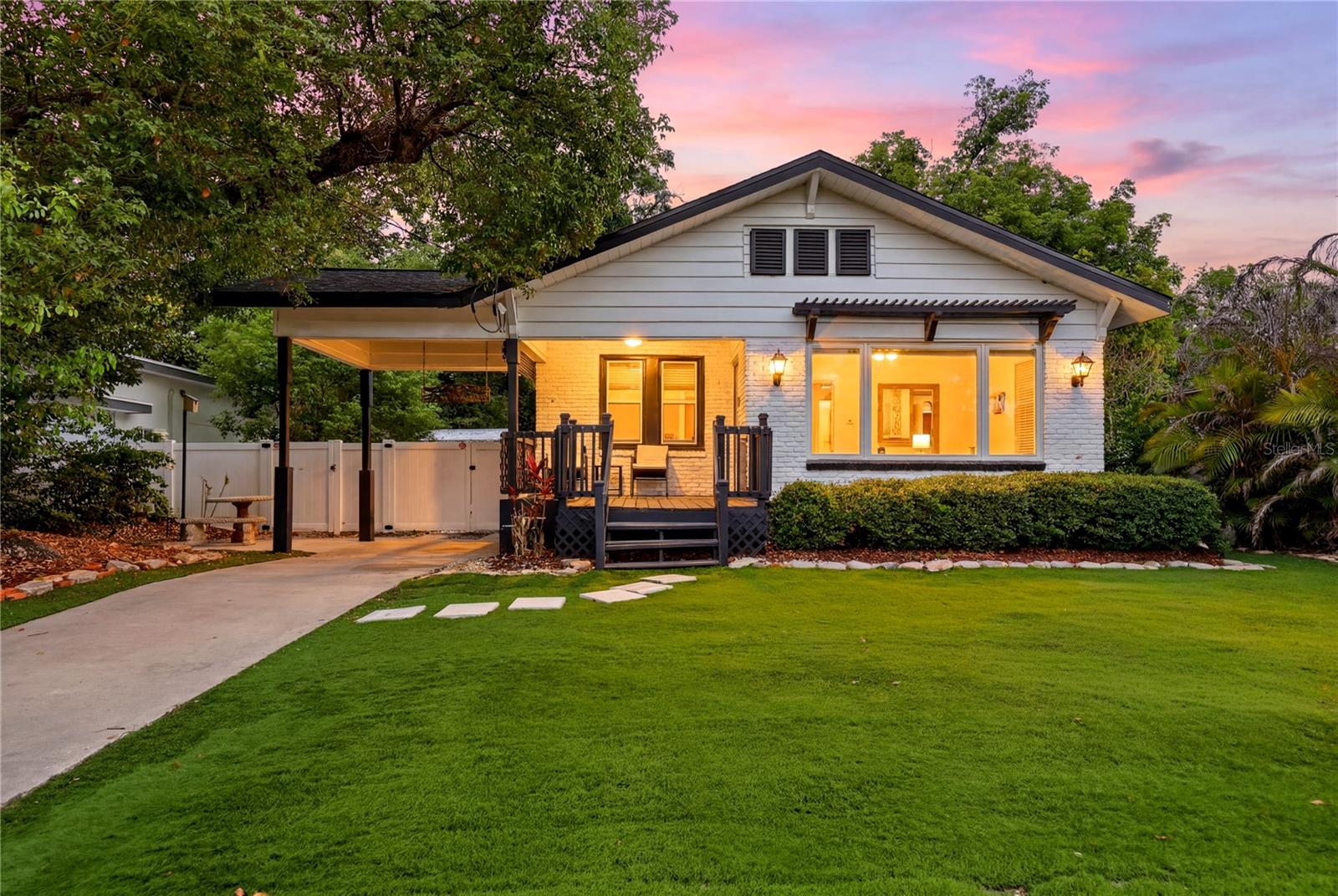 709 Peninsular Street, FL