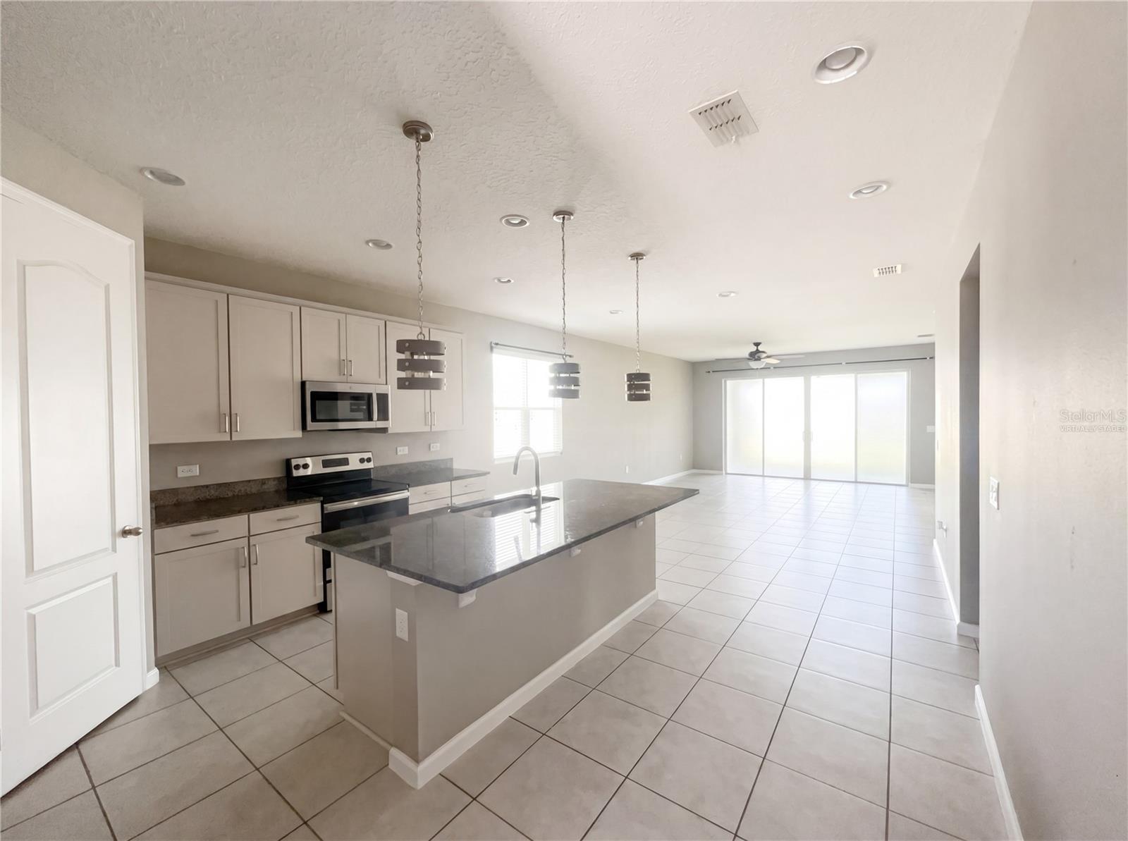 2526 End Drive, FL