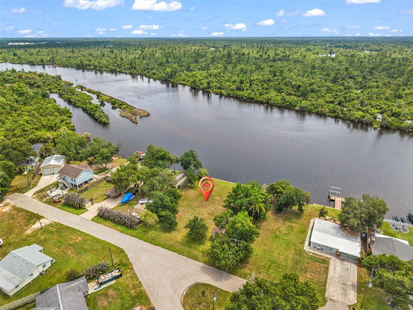 10082 Riverview Circle, FL