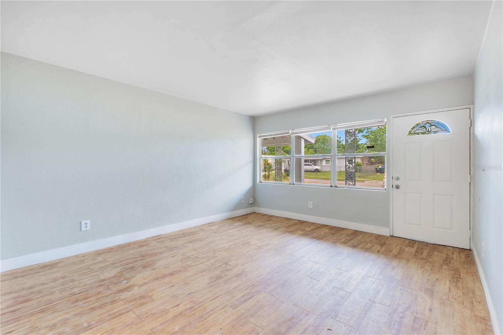 6132 Livingston Street, FL