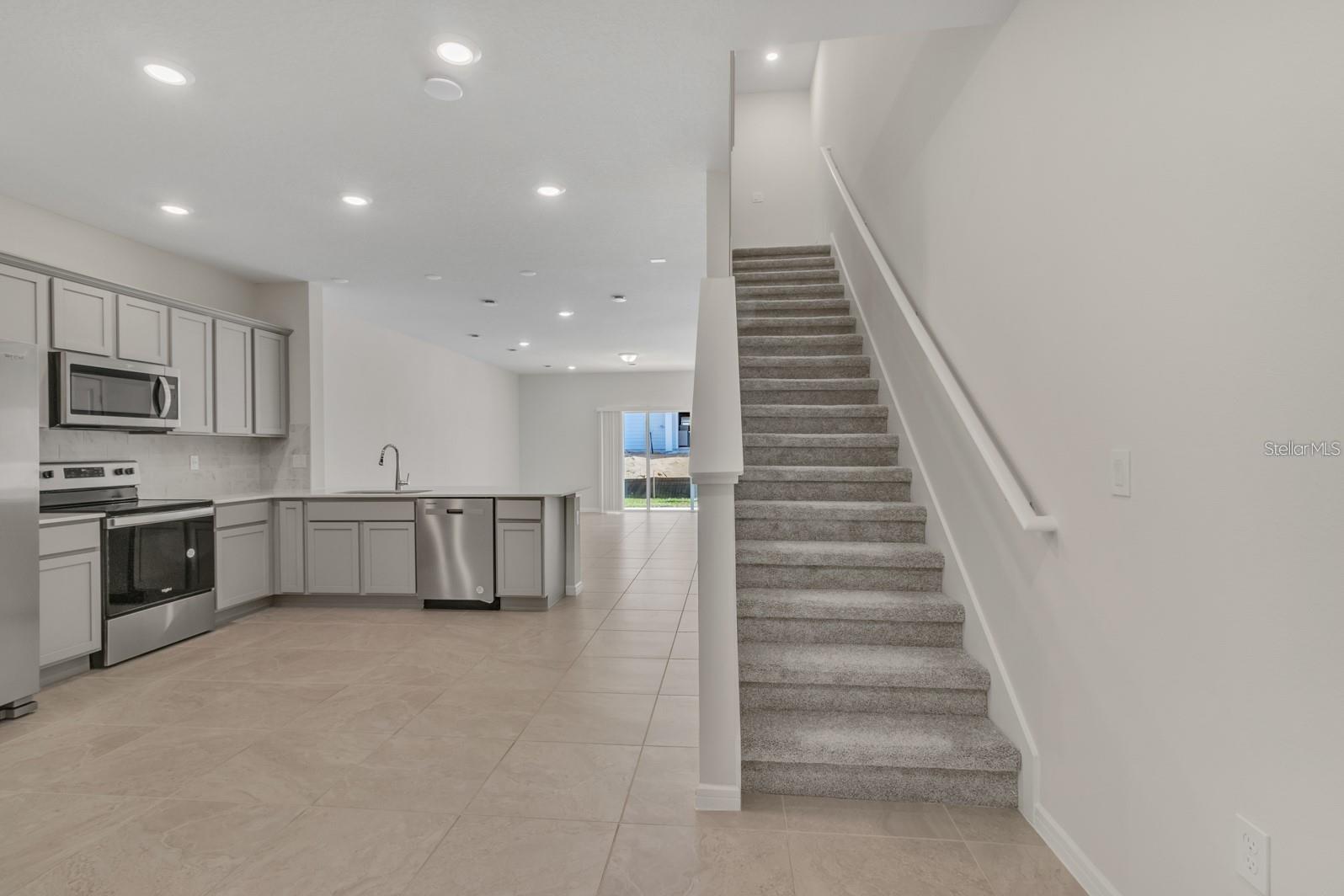2743 Fetching Trl, FL
