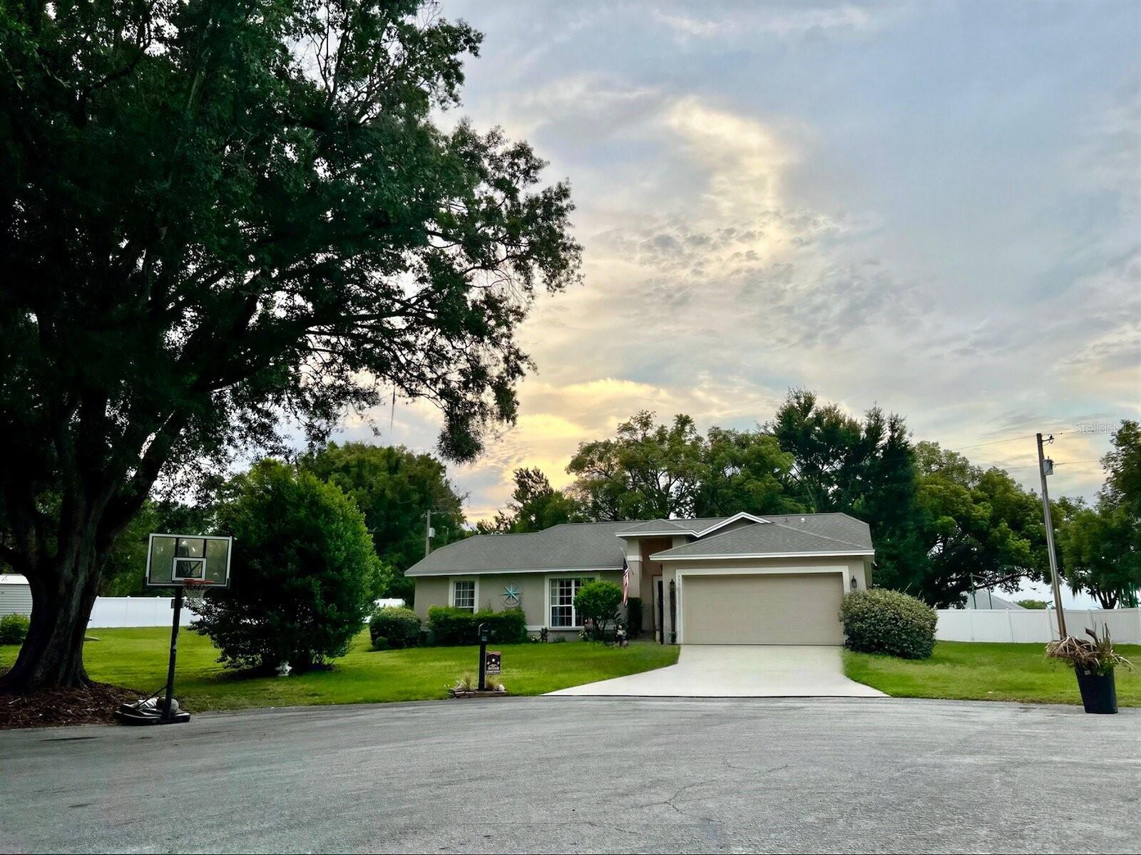 5305 Ray Place, FL
