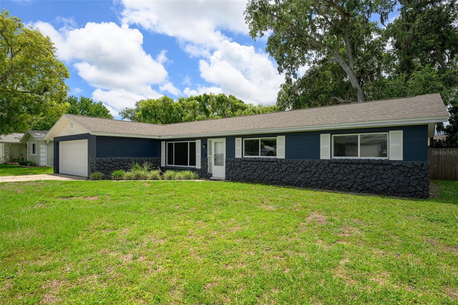 110 Cambridge Drive, FL