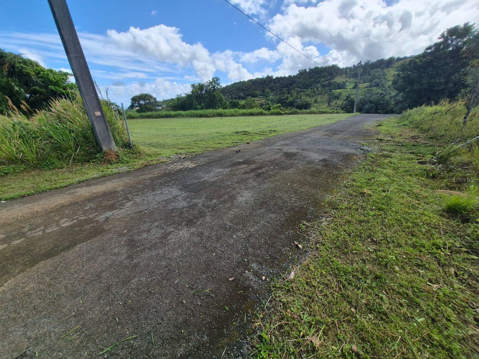 Pr 956 Km 8.8 Sector Los Medinas Bo Guzman Arriba, PR