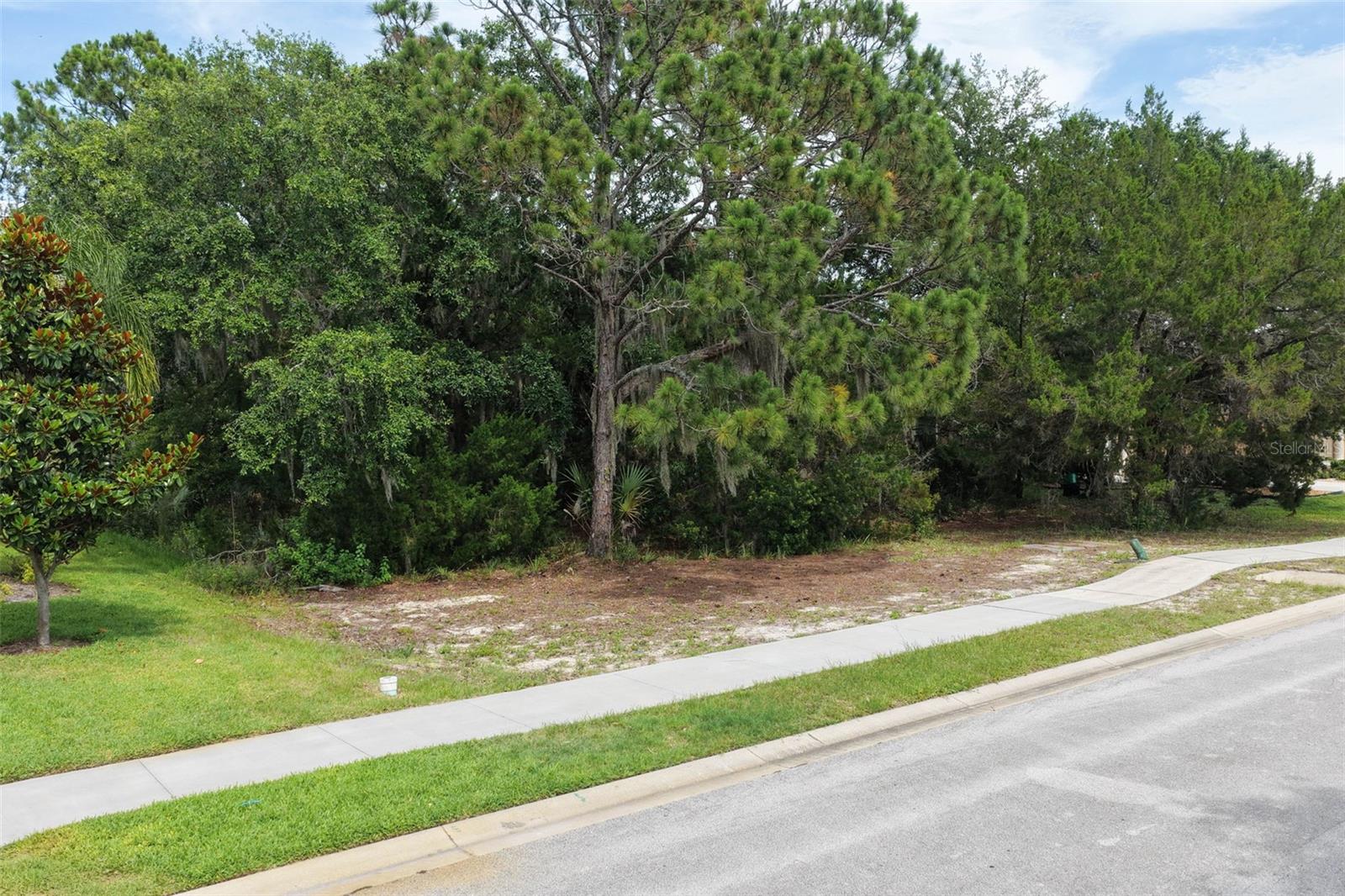 18 Lakewalk Drive, FL