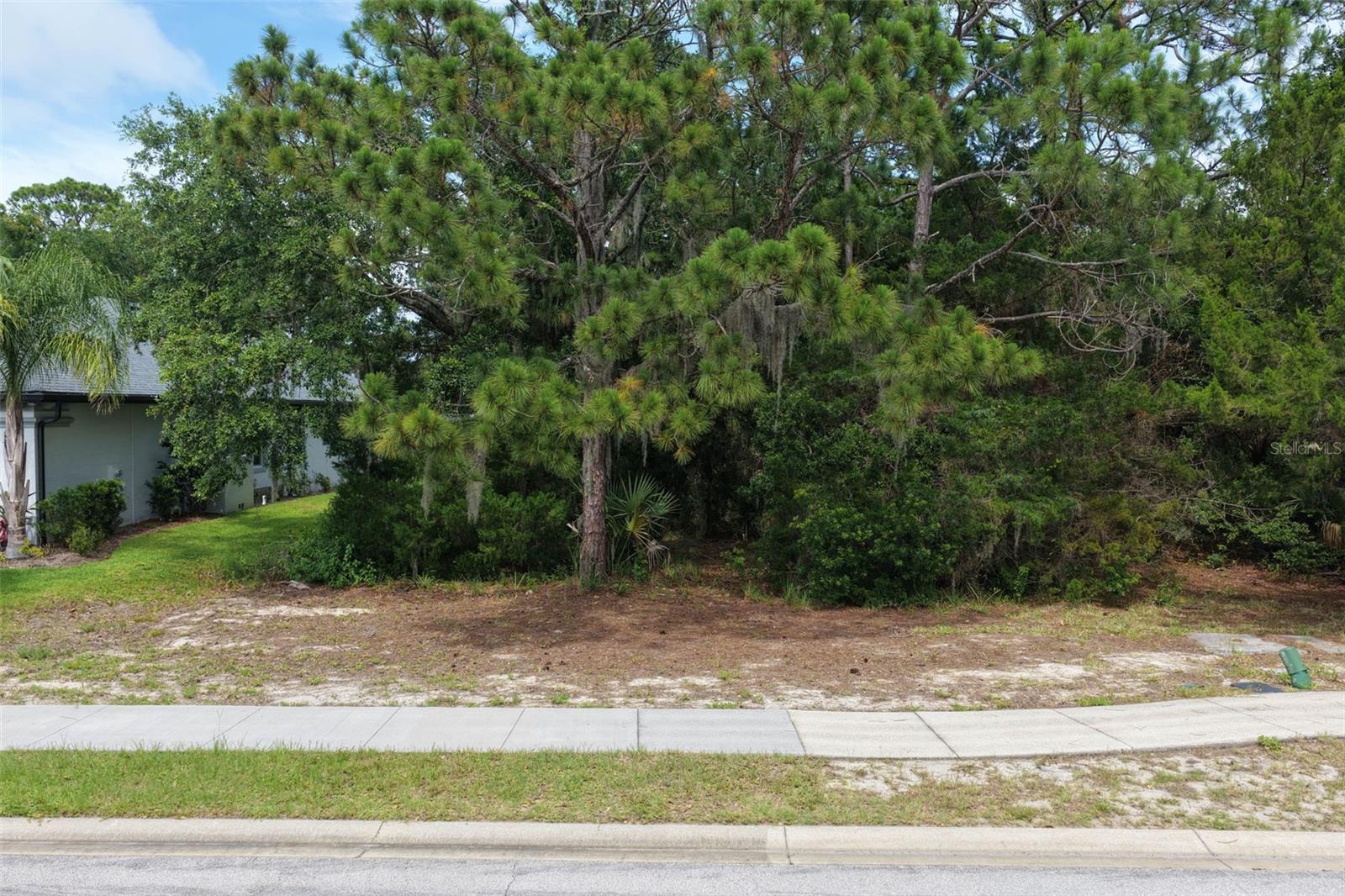 18 Lakewalk Drive, FL