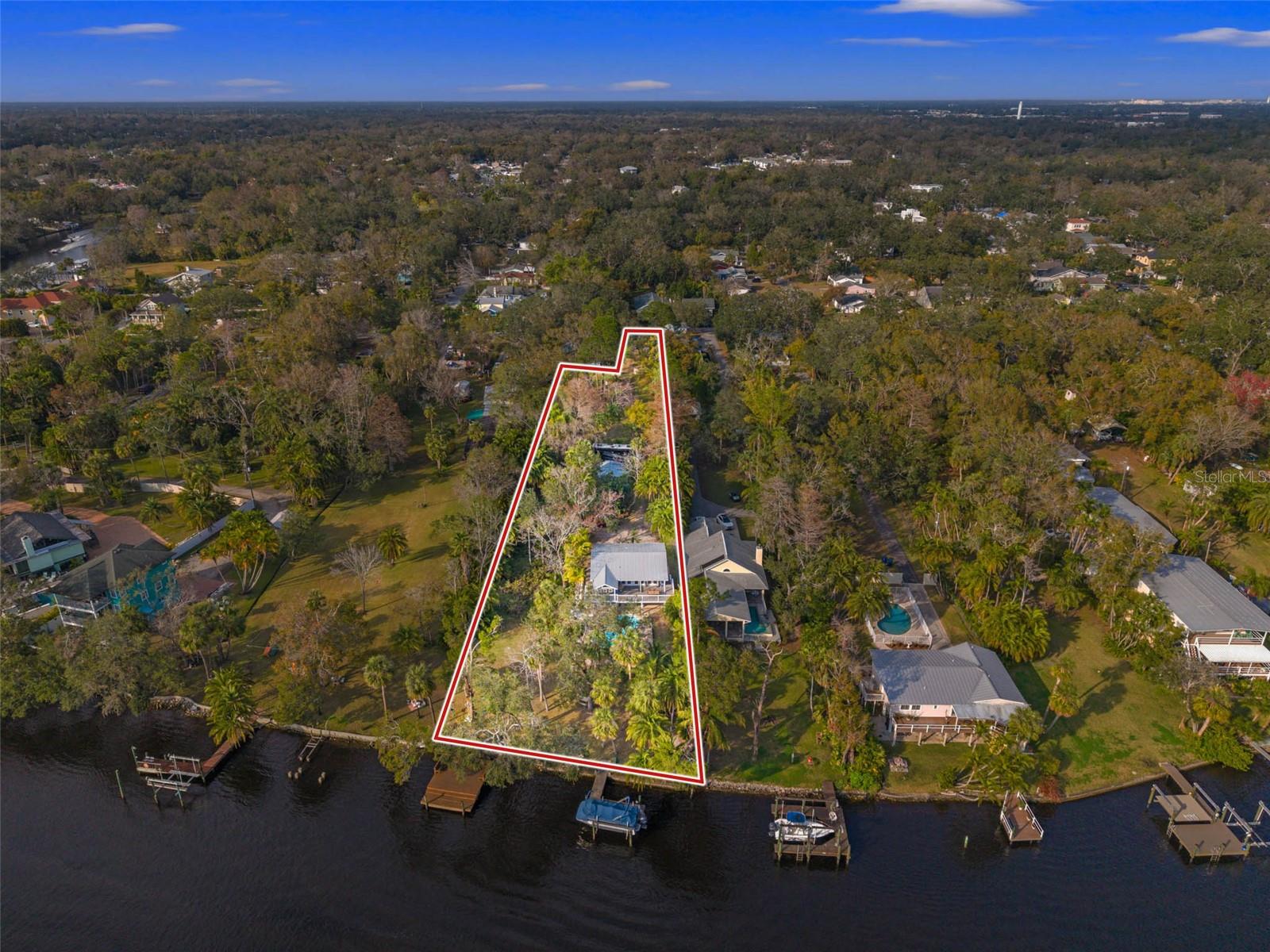 906 Henry Avenue, FL