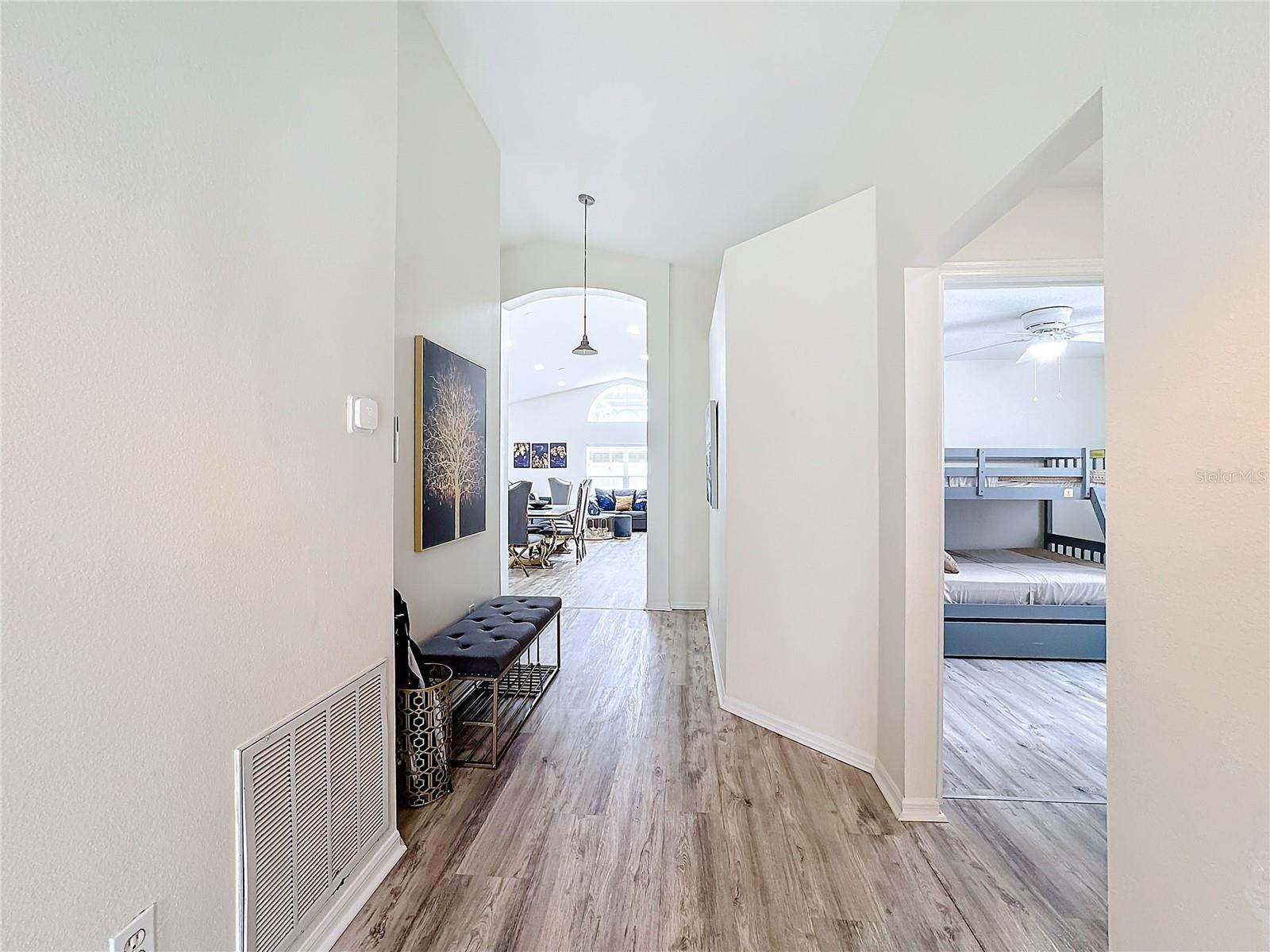 458 Hollinghead Loop, FL