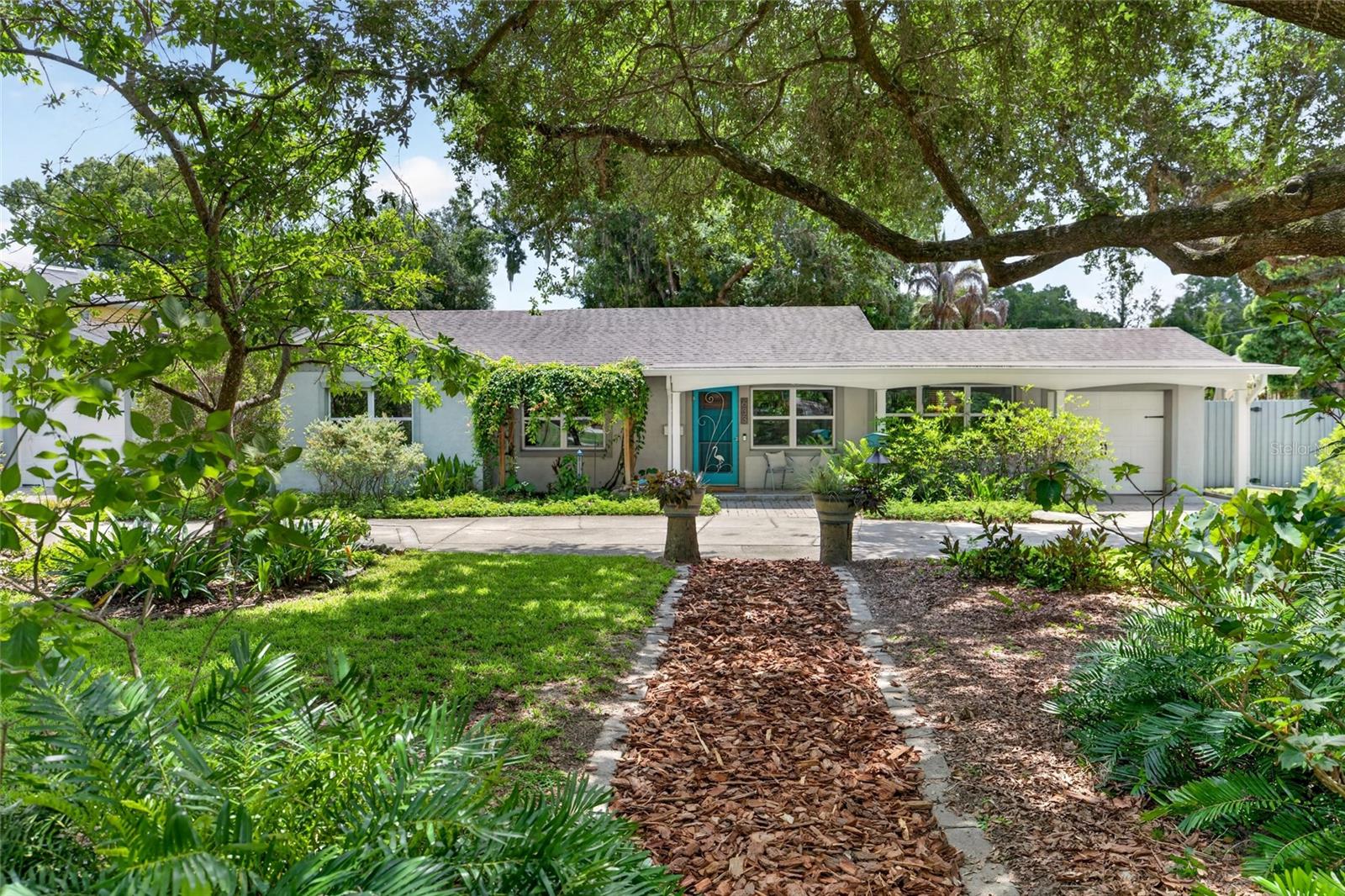 633 Buckminster Circle, FL