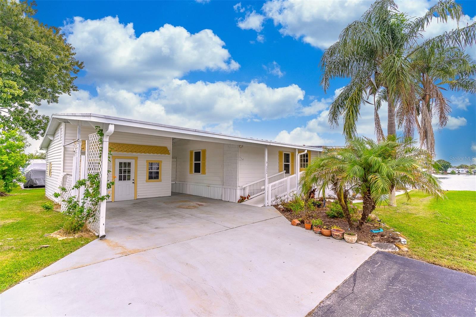 302 Basswood Court, FL