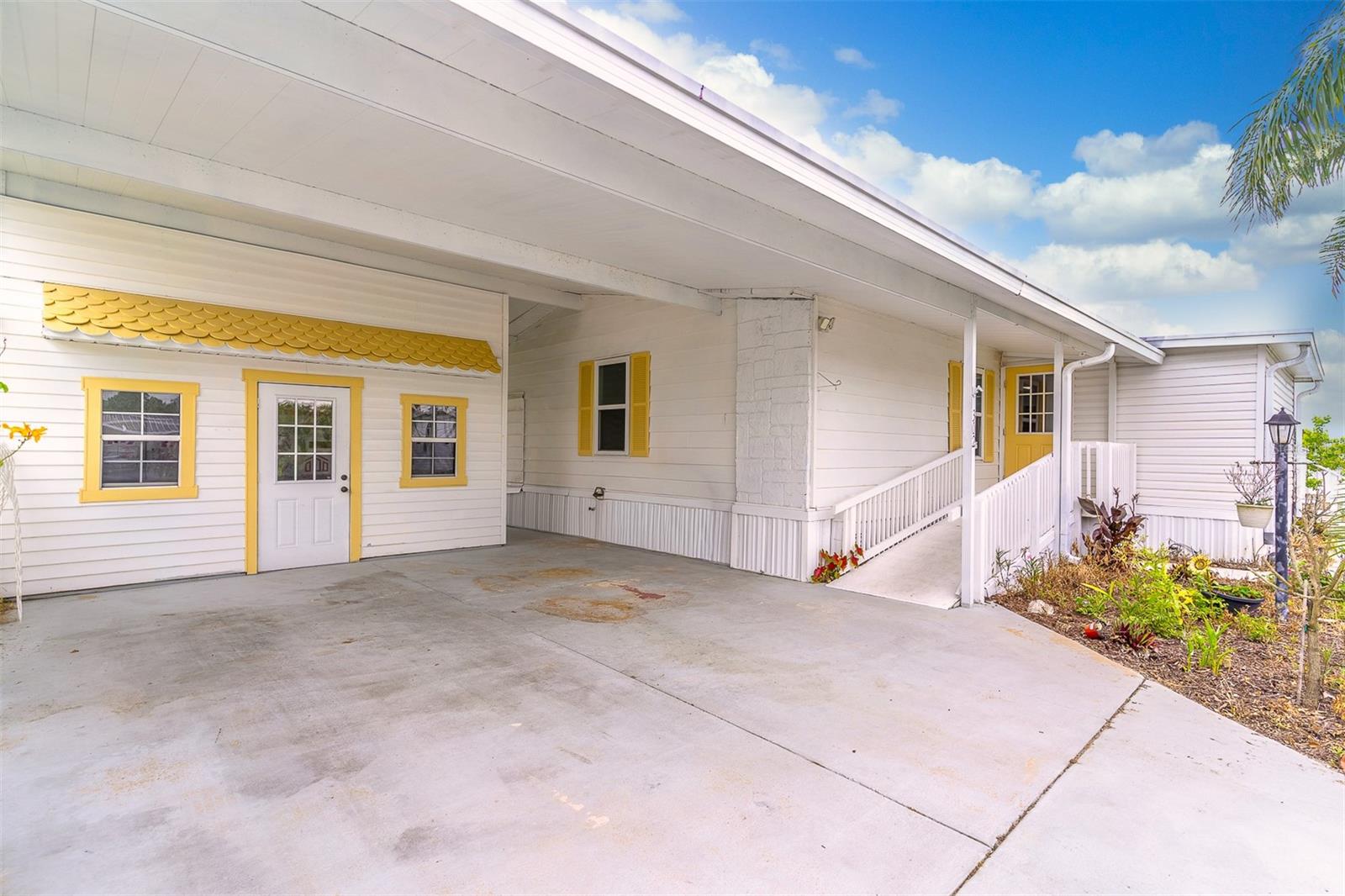 302 Basswood Court, FL