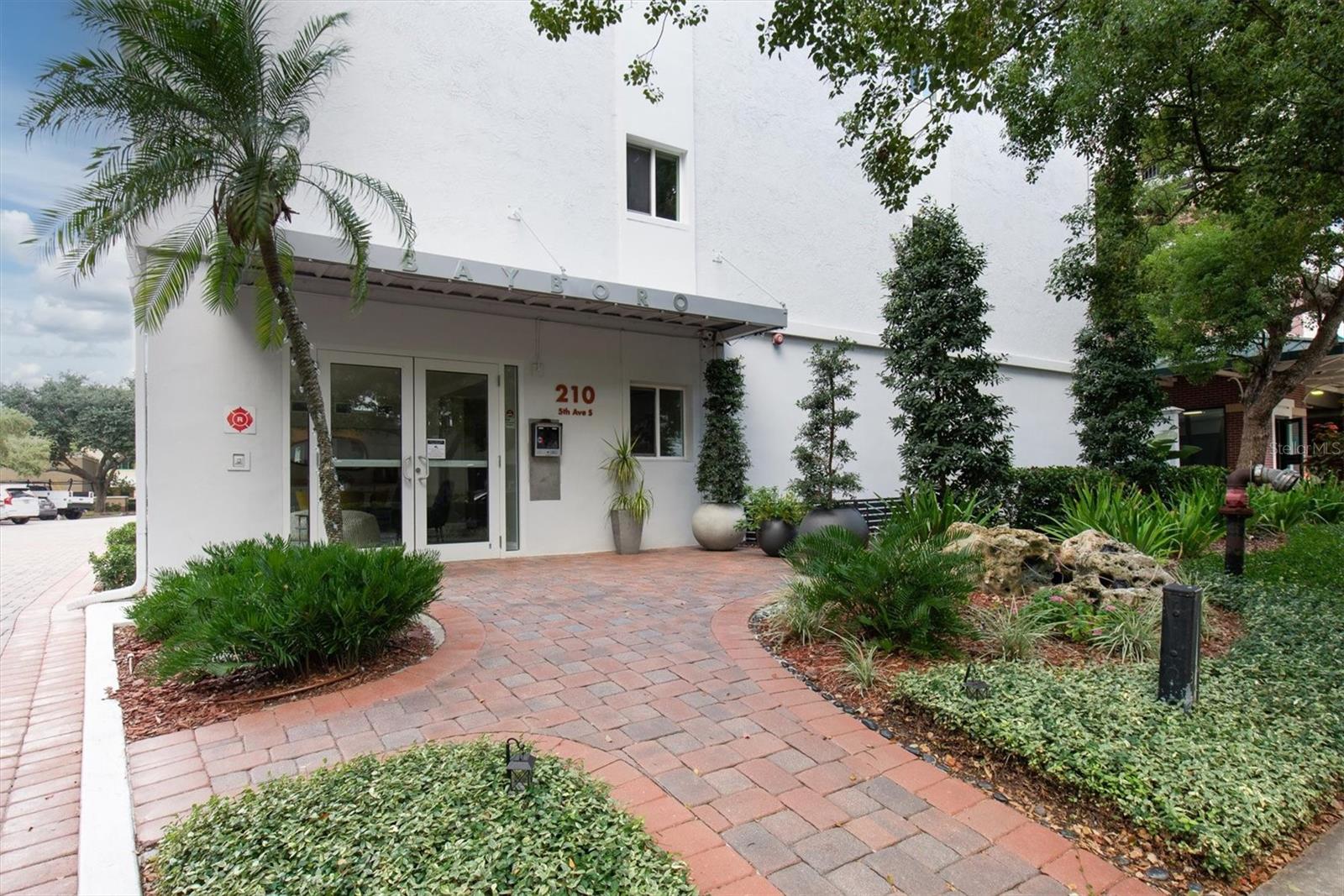 210 5th Avenue, FL