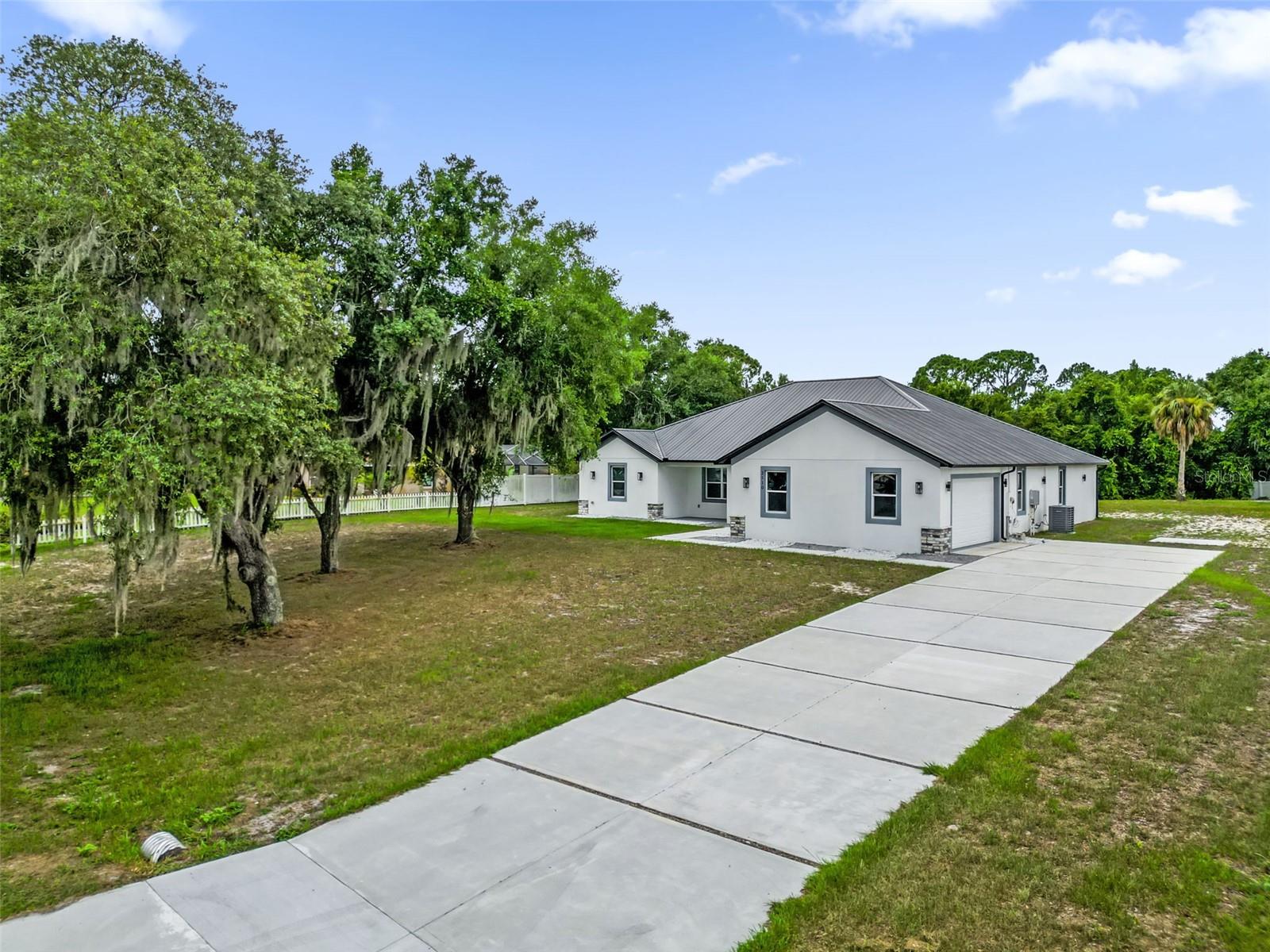 2510 Lake Front Drive, FL
