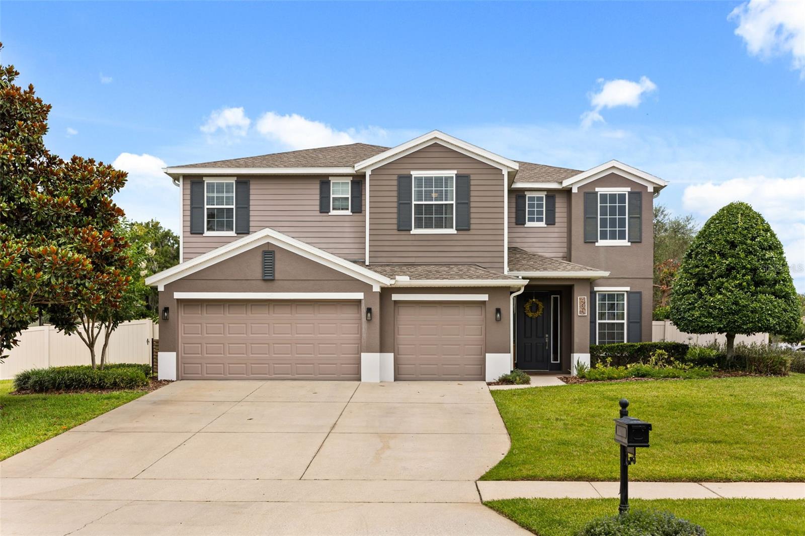 405 Lone Heron Way, FL