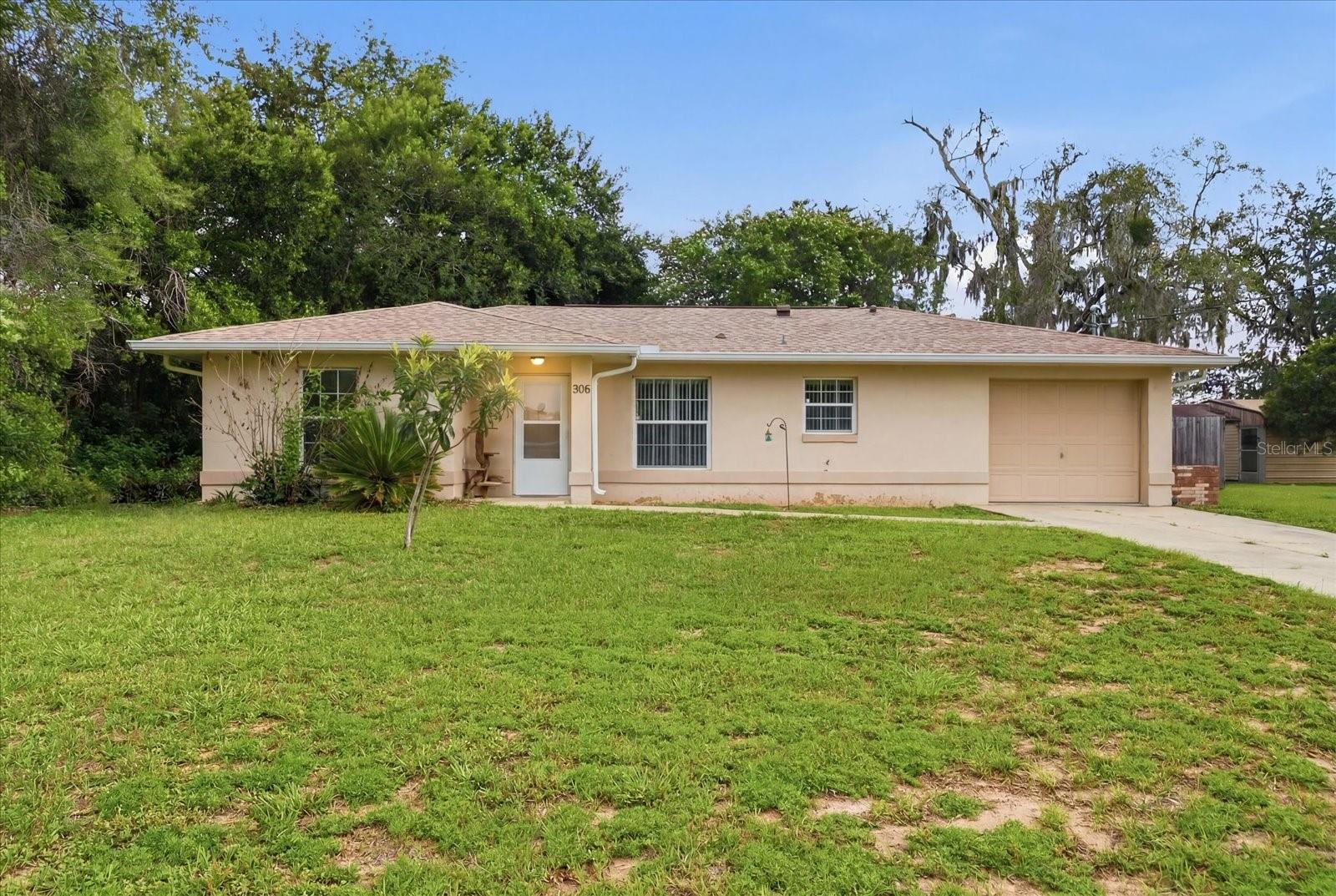 906 Oak Street, FL