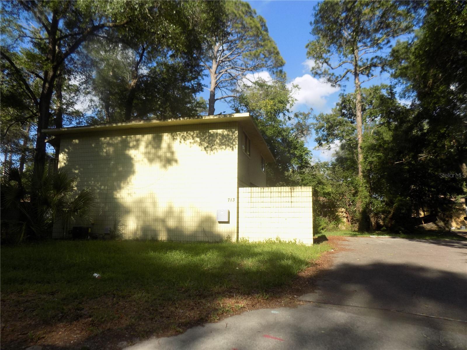 713 69 Street, FL