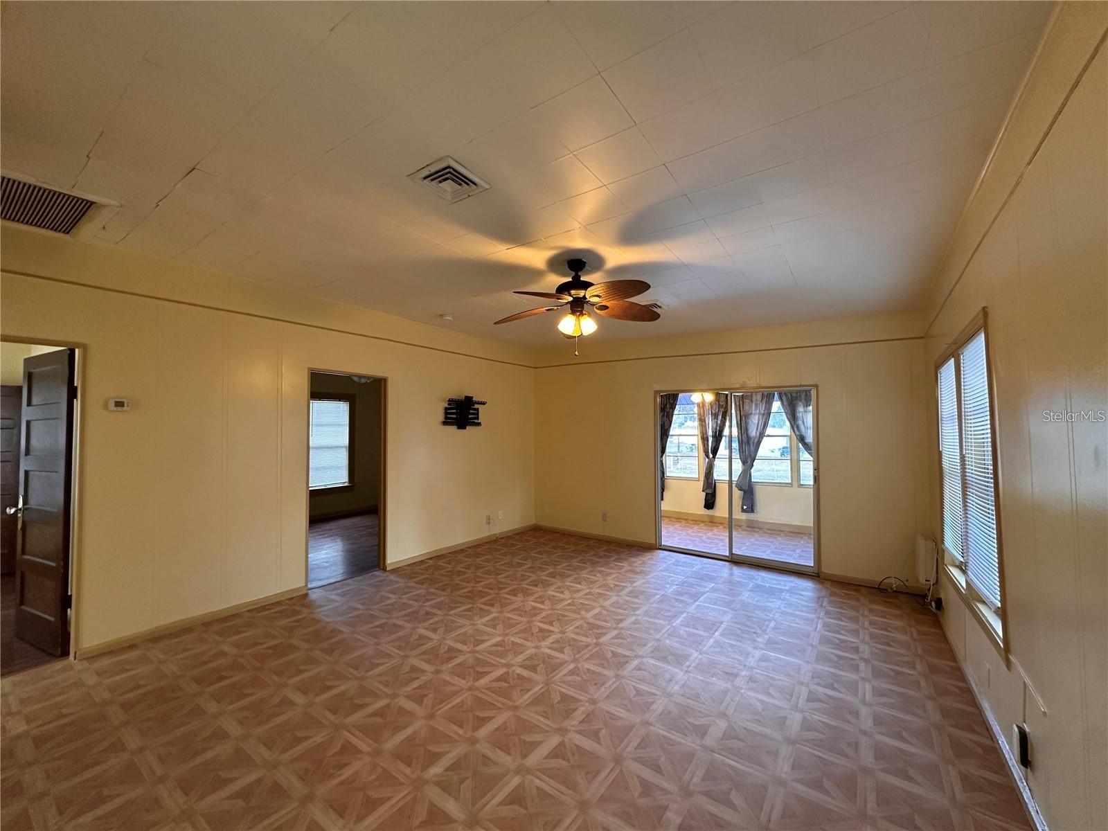 1025 Main Street, FL
