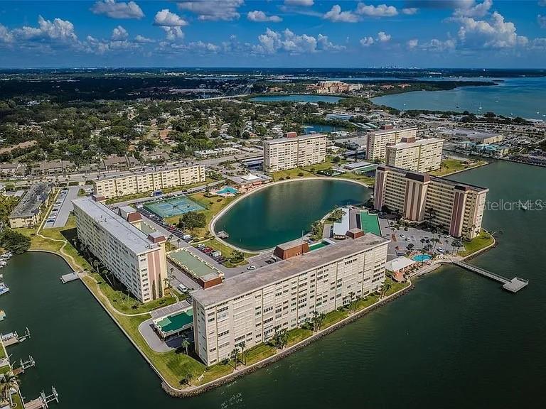 4575 Cove Circle, FL