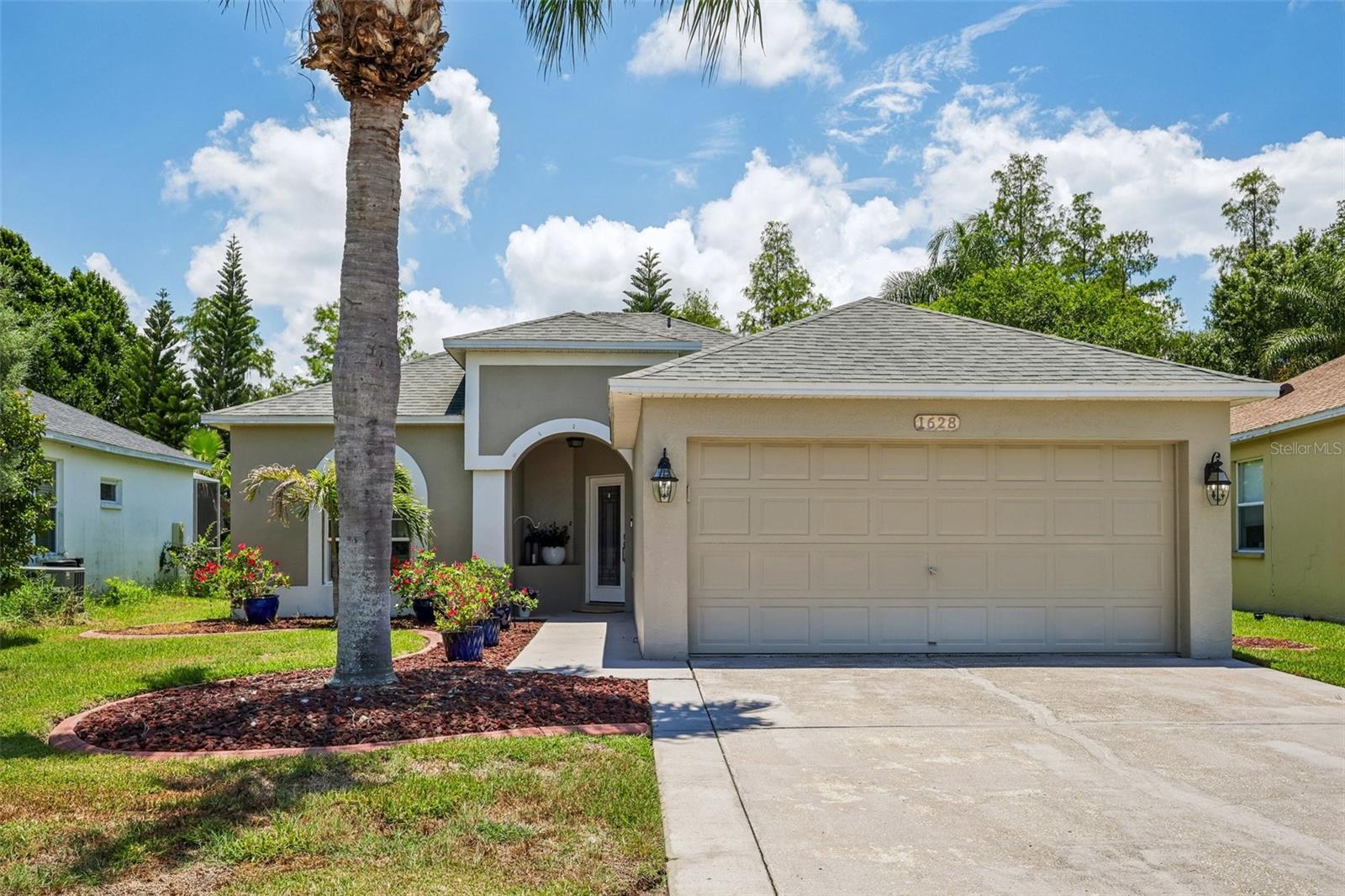 1628 Crossvine Court, FL
