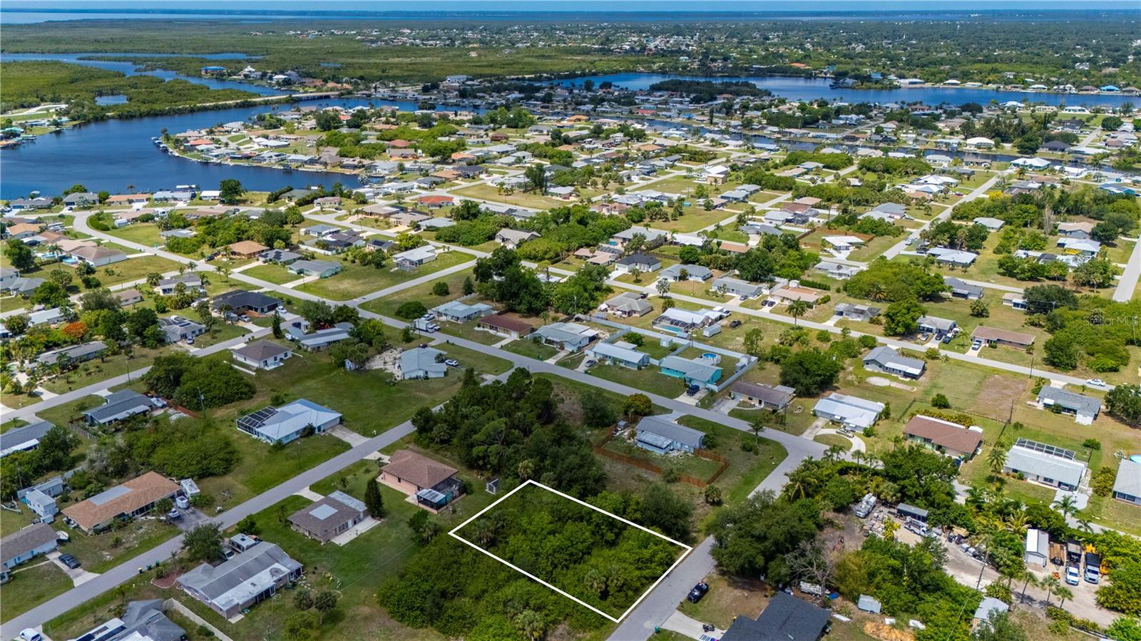 209 Forrest Avenue, FL