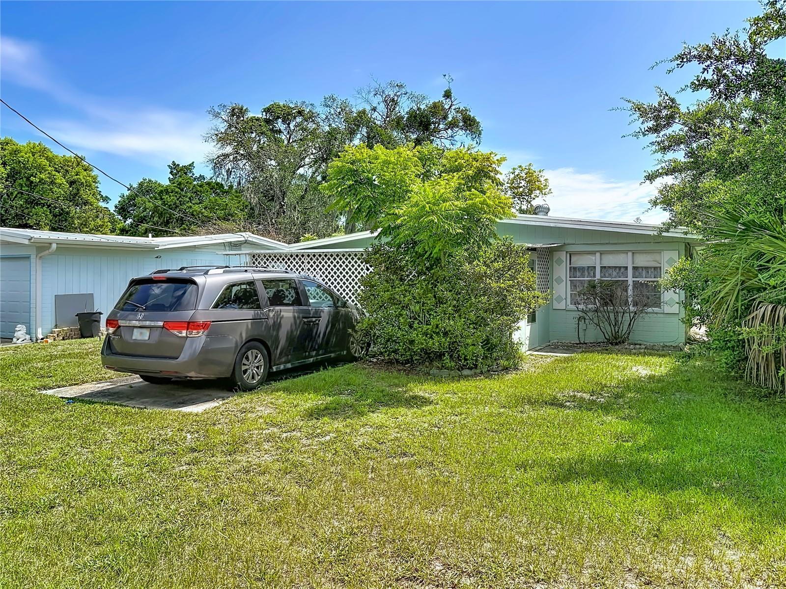 2551 Auburn Avenue, FL