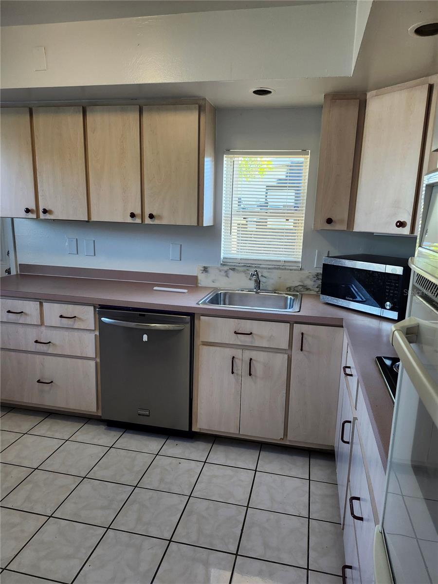 2220 Birchcrest Boulevard, FL