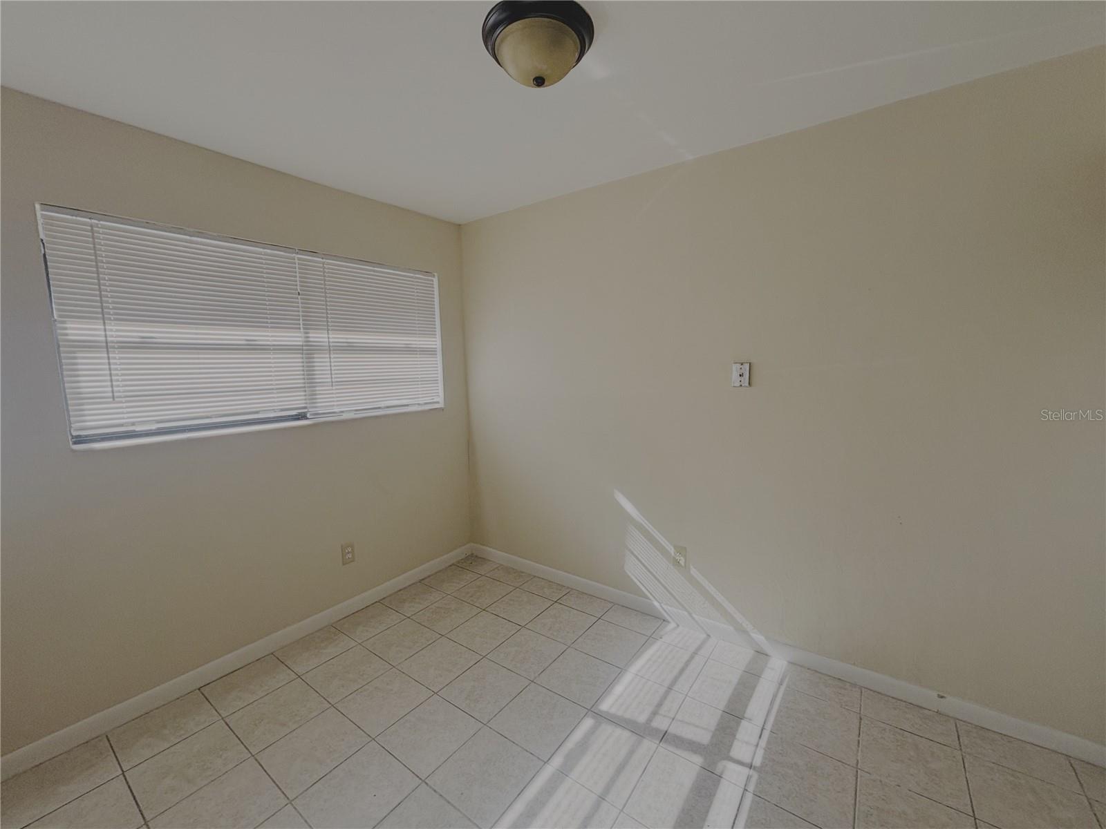 1915 70 Terrace, FL