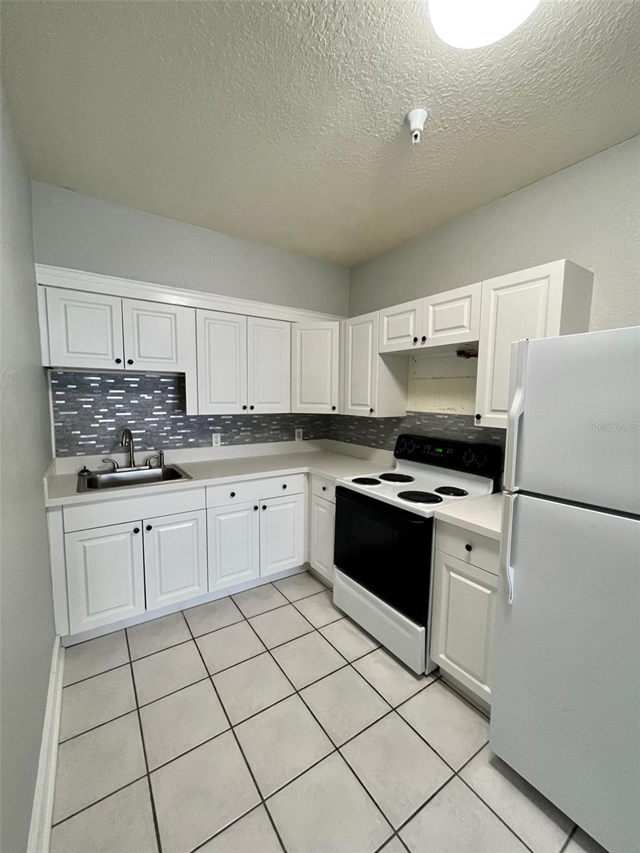 644 4th Avenue, FL
