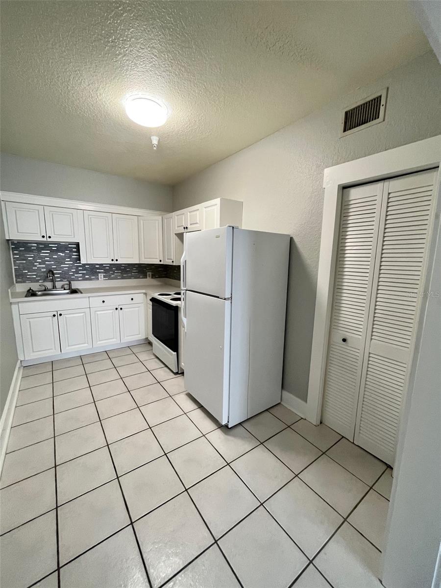 644 4th Avenue, FL