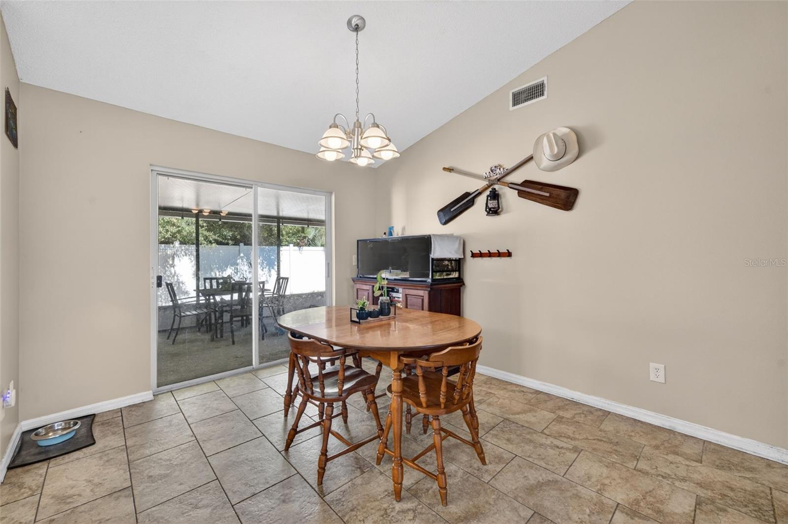 504 Sandpiper Court, FL