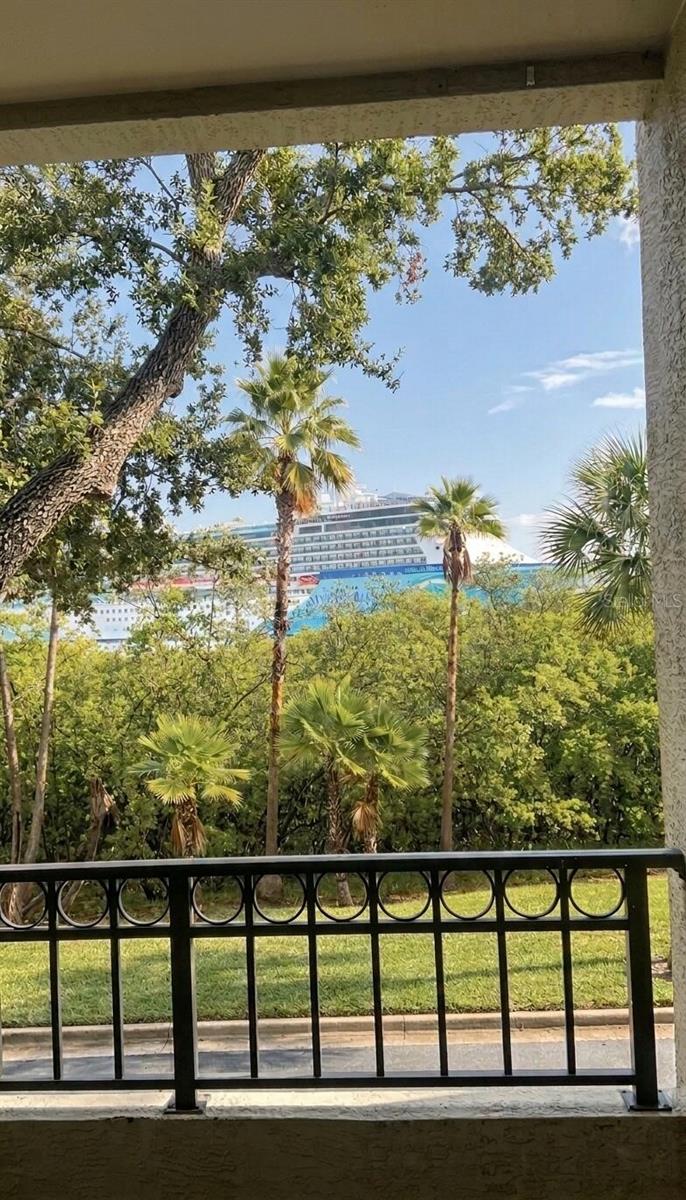 727 Cruise View Drive, FL