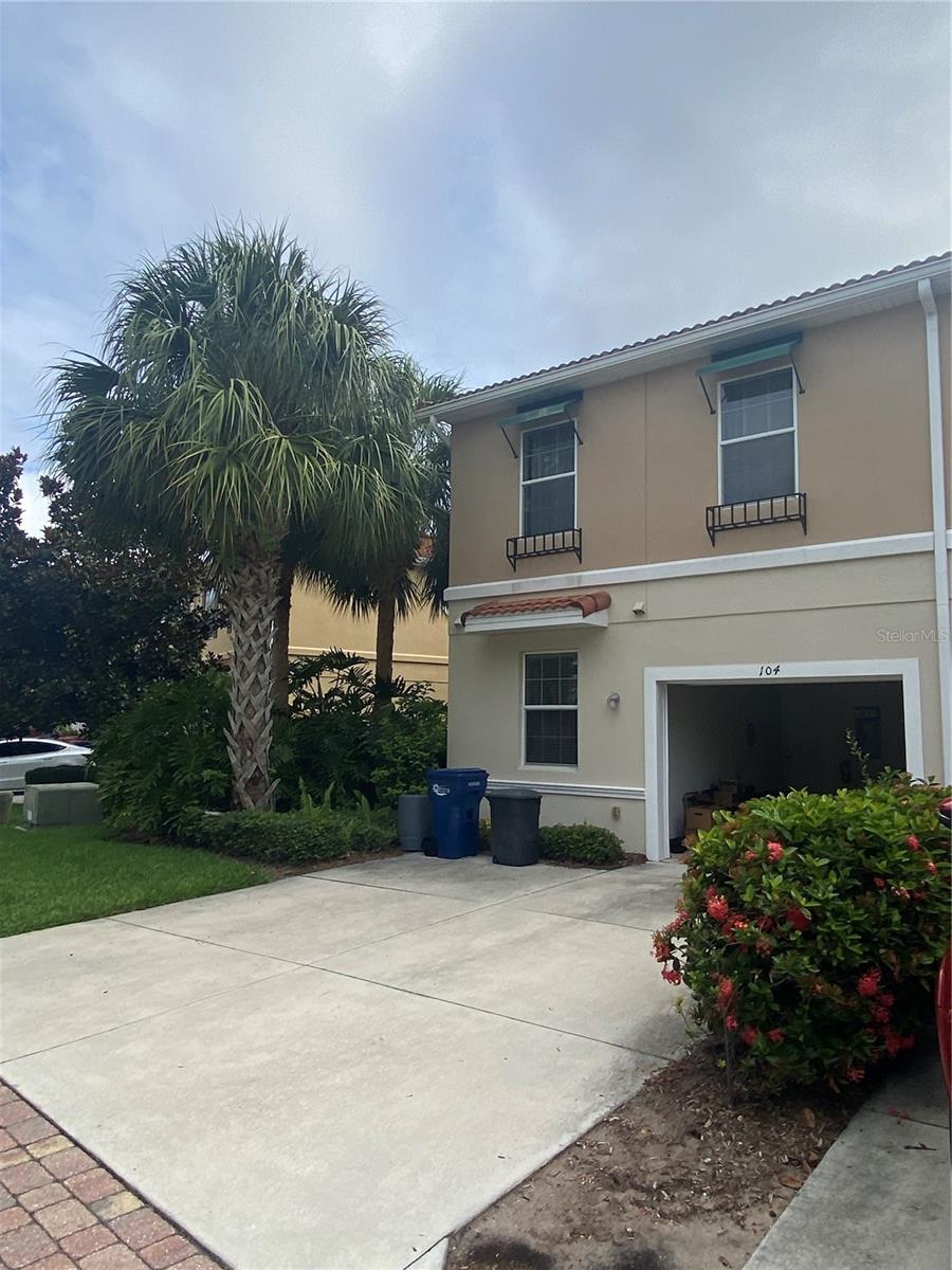 3870 82nd Avenue Cir E, FL