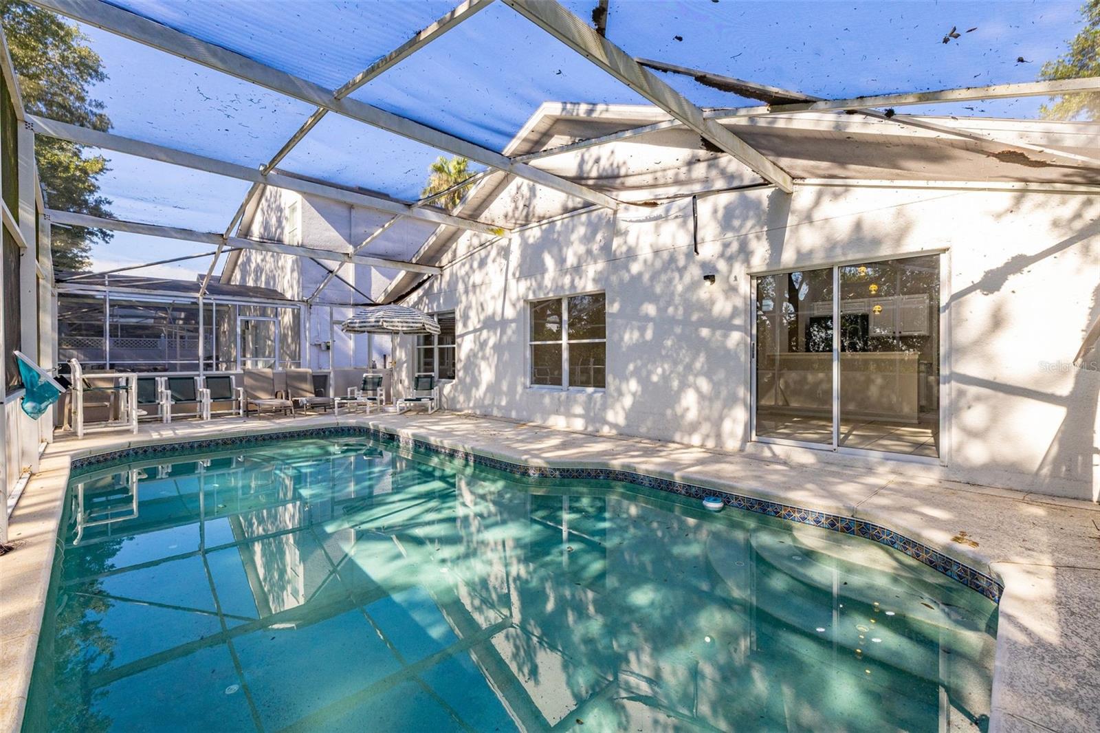 551 Castlemain Circle, FL