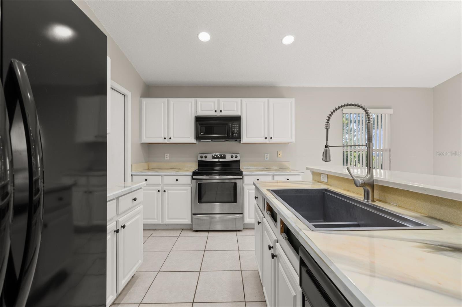 551 Castlemain Circle, FL