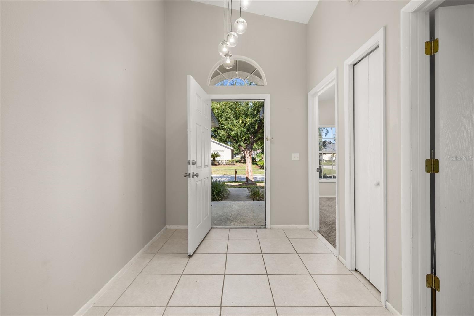 551 Castlemain Circle, FL