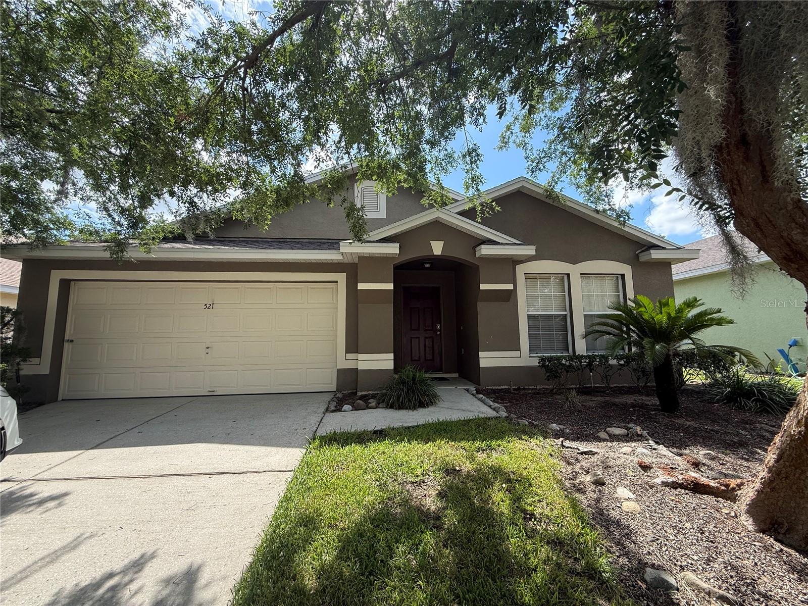 521 Castlemain Circle, FL