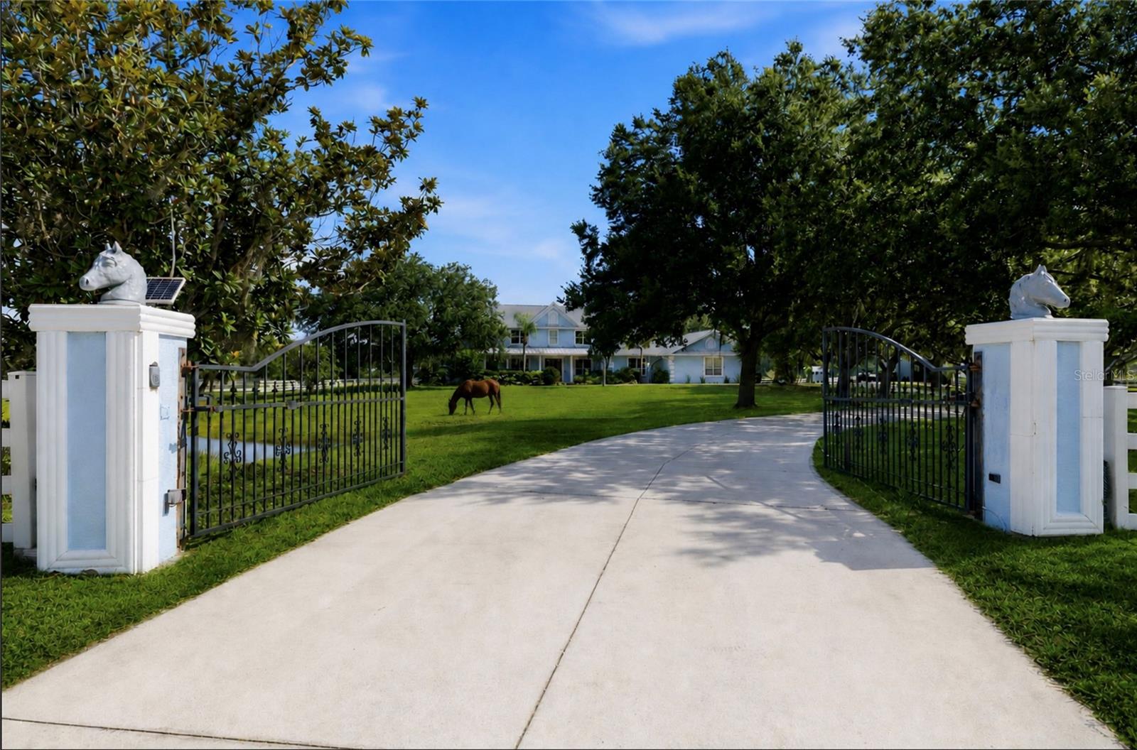 BRADENTON, FL — Residential